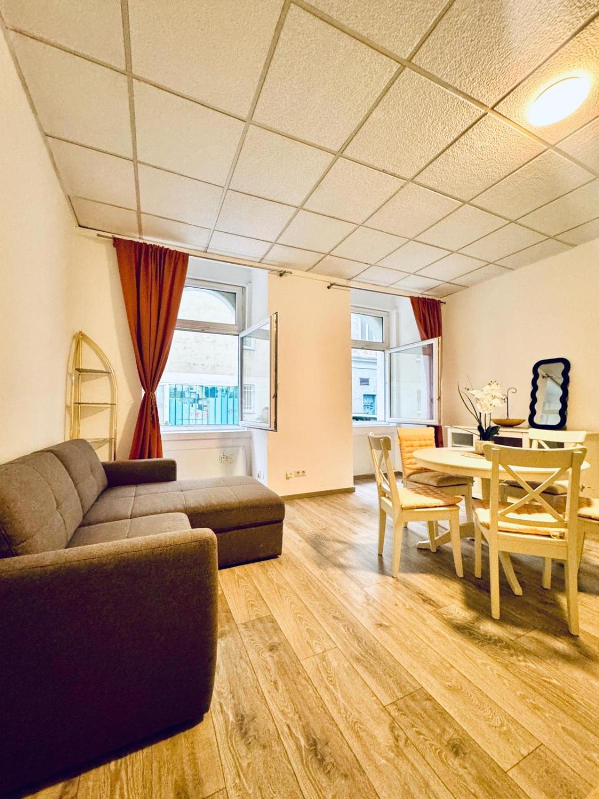Amazing 2Br Apartment Near Praterstern เวียนนา ภายนอก รูปภาพ