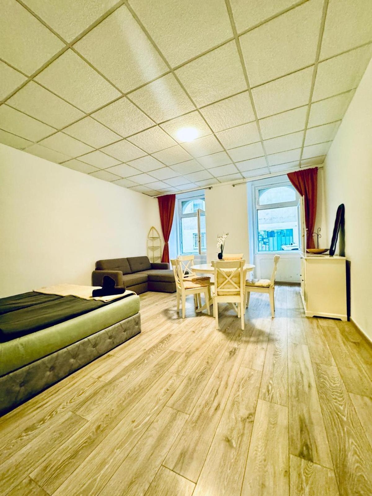 Amazing 2Br Apartment Near Praterstern เวียนนา ภายนอก รูปภาพ
