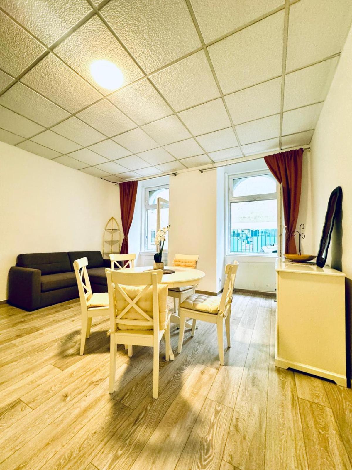Amazing 2Br Apartment Near Praterstern เวียนนา ภายนอก รูปภาพ