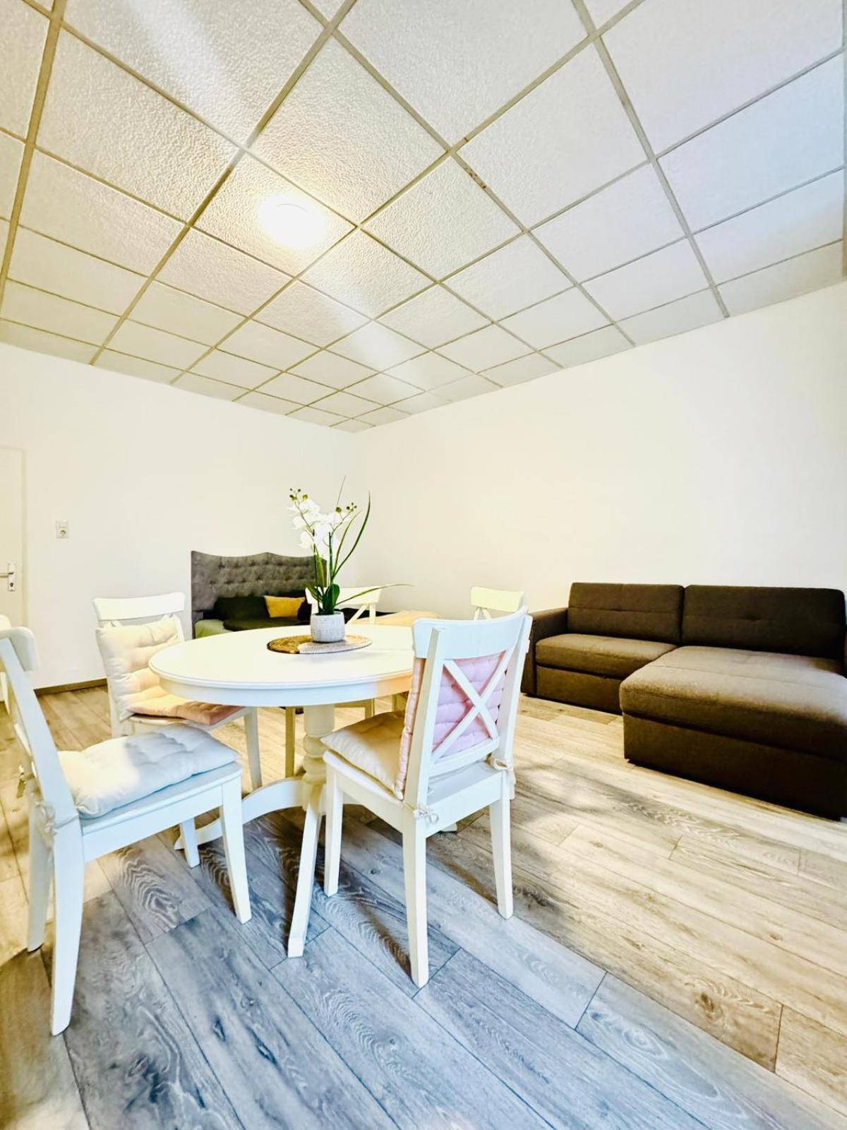 Amazing 2Br Apartment Near Praterstern เวียนนา ภายนอก รูปภาพ