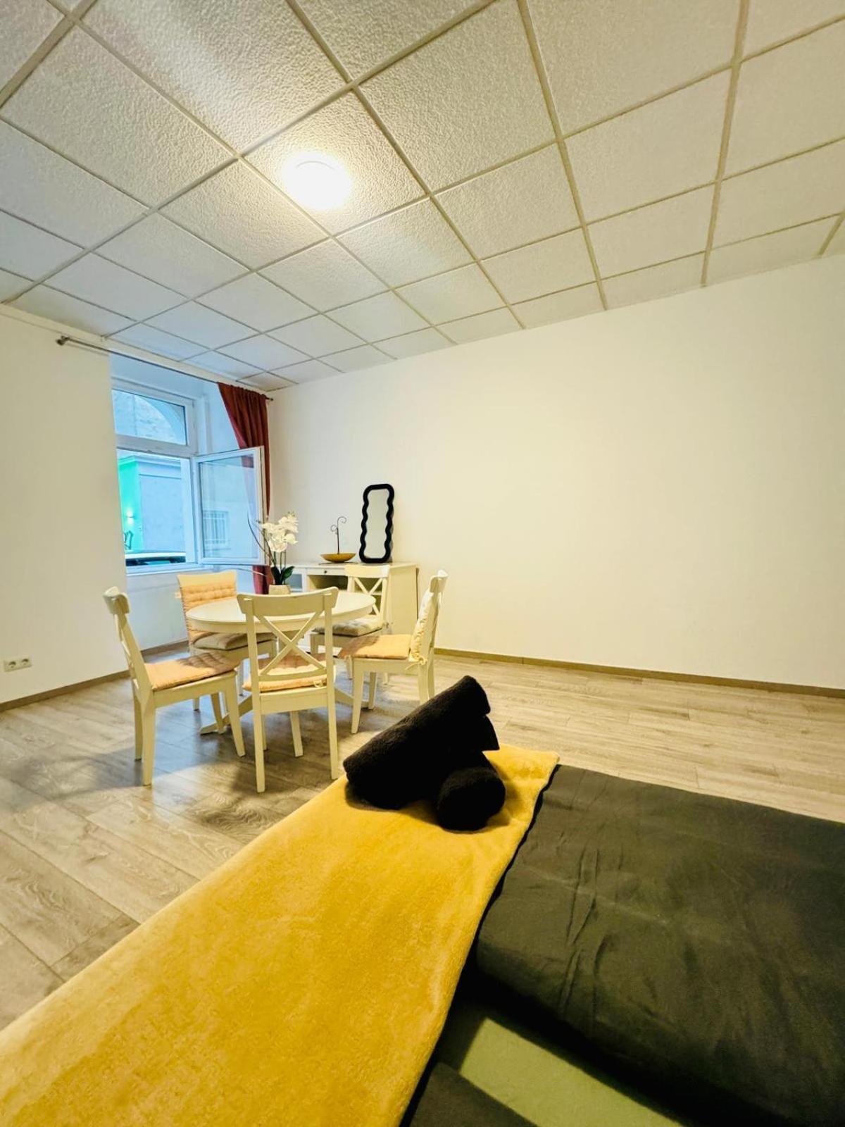 Amazing 2Br Apartment Near Praterstern เวียนนา ภายนอก รูปภาพ
