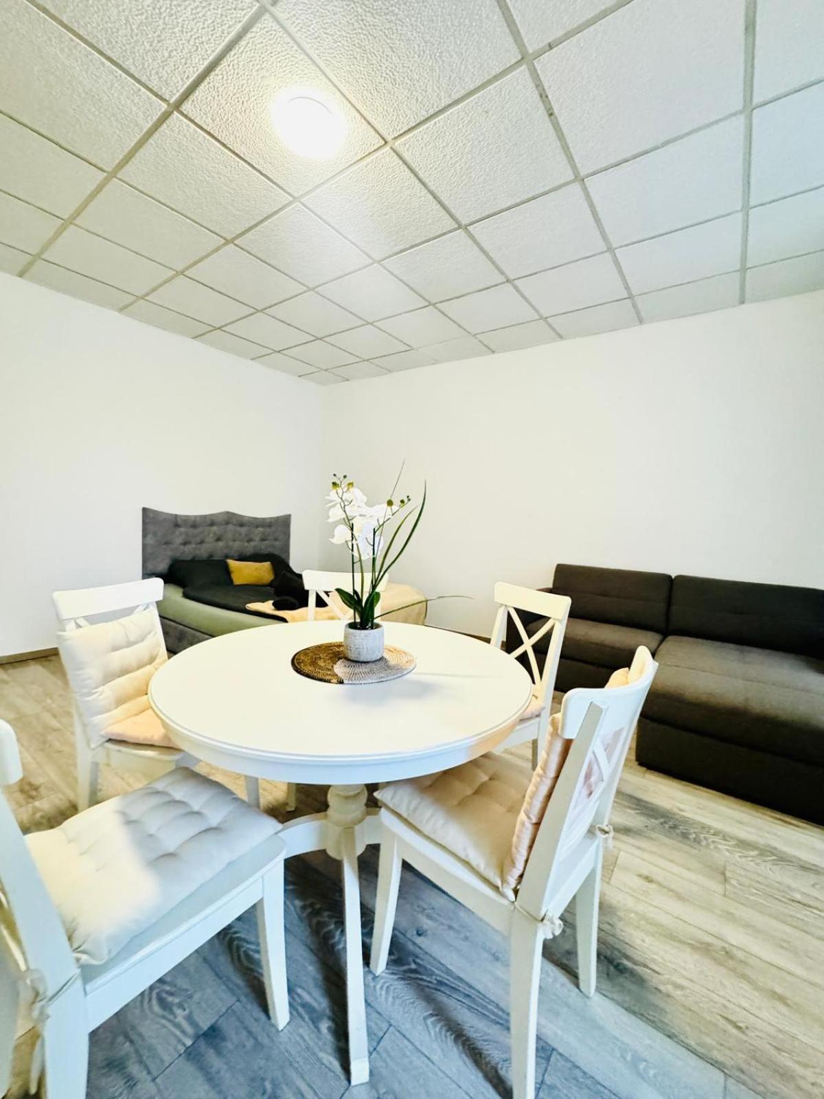 Amazing 2Br Apartment Near Praterstern เวียนนา ภายนอก รูปภาพ