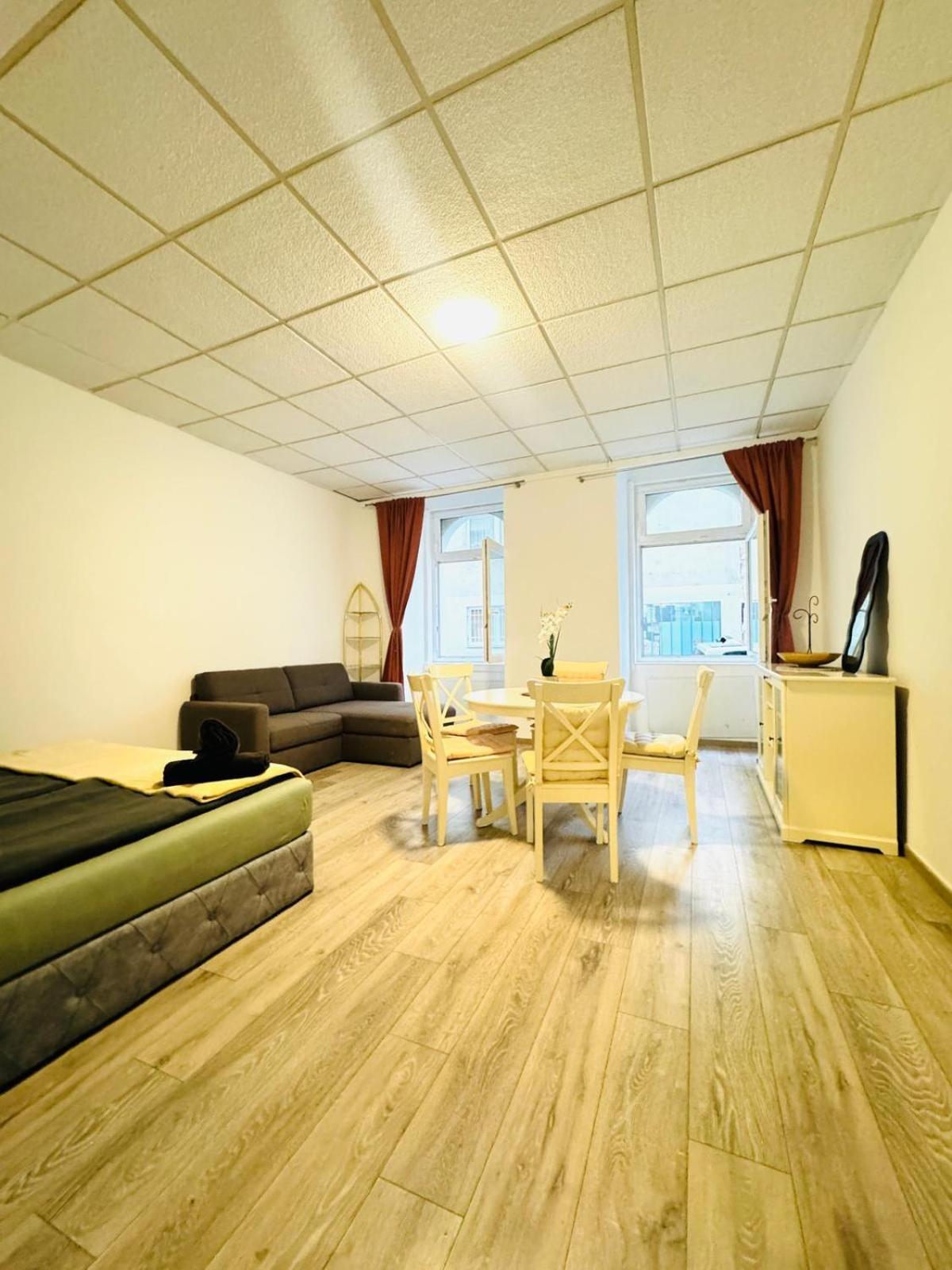 Amazing 2Br Apartment Near Praterstern เวียนนา ภายนอก รูปภาพ