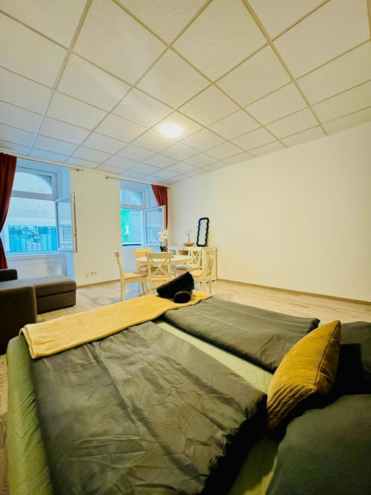 Amazing 2Br Apartment Near Praterstern เวียนนา ภายนอก รูปภาพ