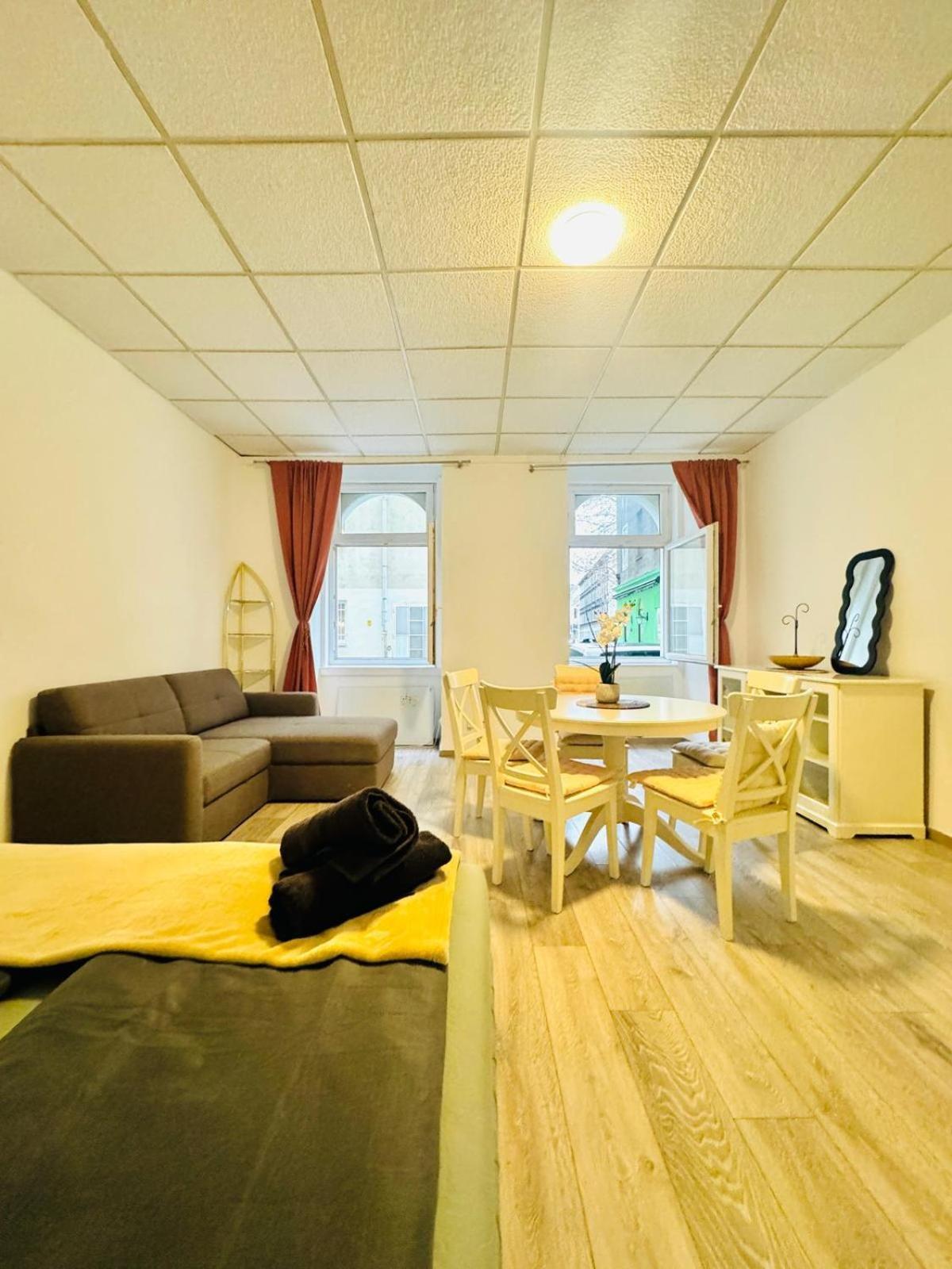 Amazing 2Br Apartment Near Praterstern เวียนนา ภายนอก รูปภาพ