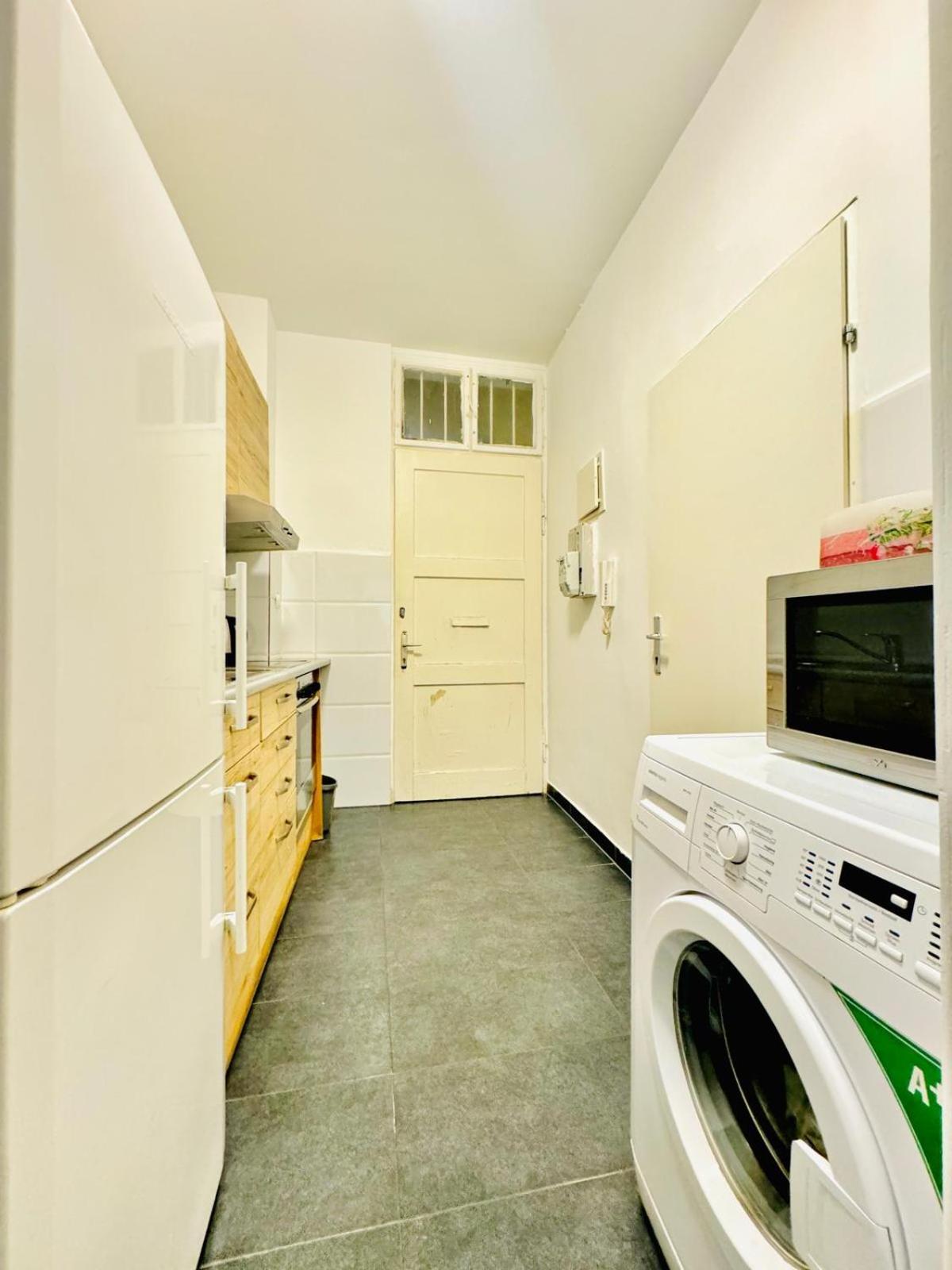 Amazing 2Br Apartment Near Praterstern เวียนนา ภายนอก รูปภาพ