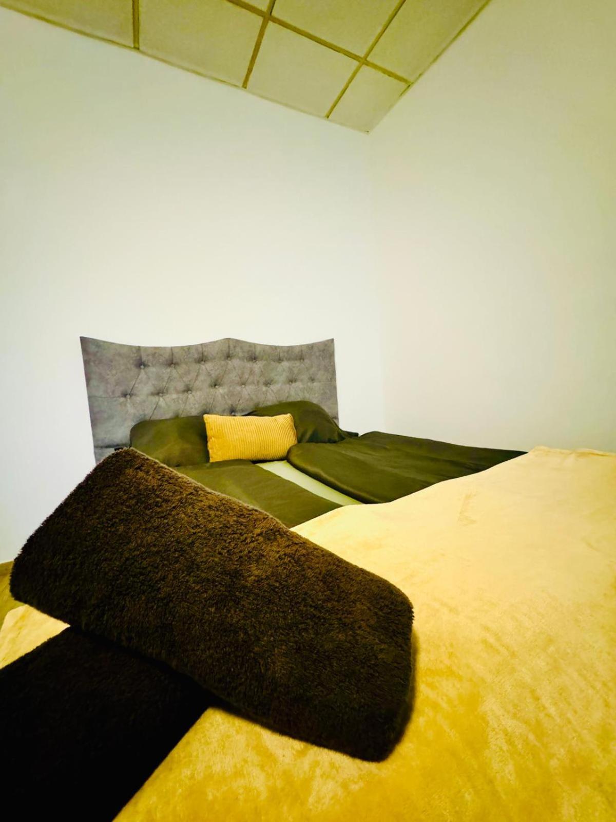Amazing 2Br Apartment Near Praterstern เวียนนา ภายนอก รูปภาพ