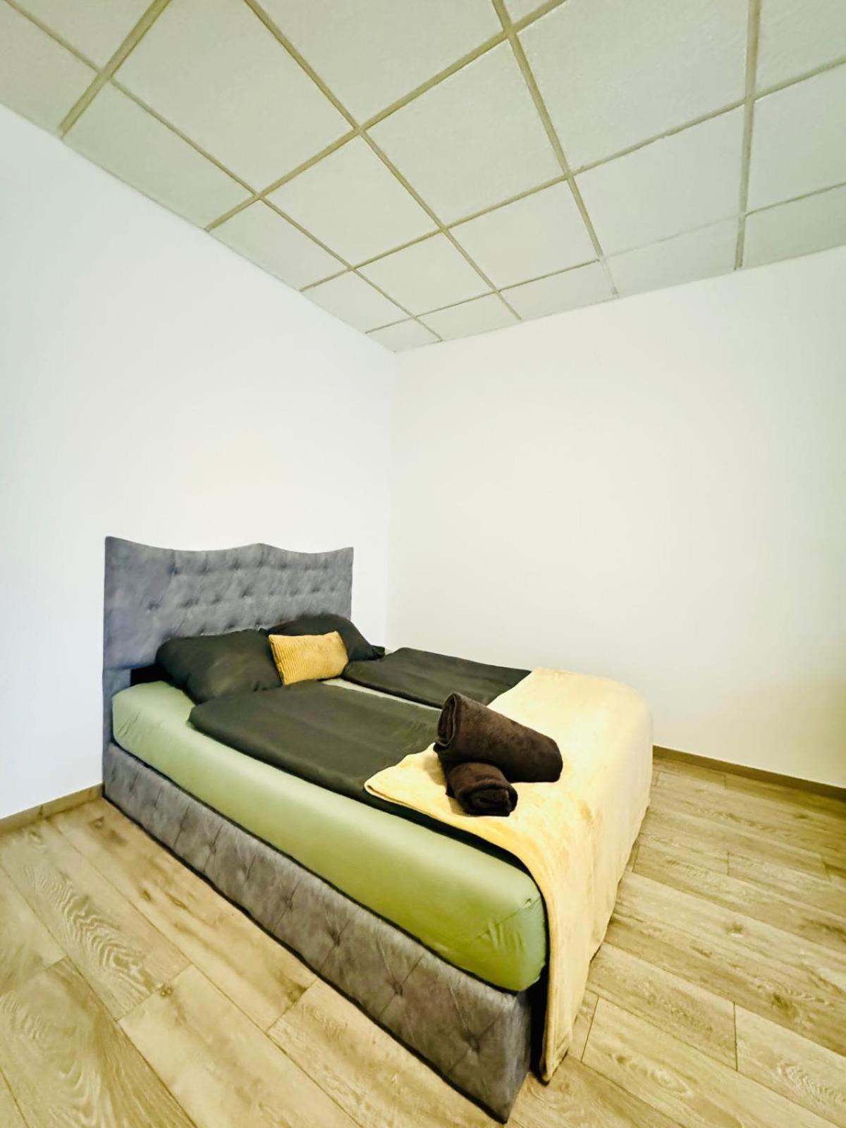Amazing 2Br Apartment Near Praterstern เวียนนา ภายนอก รูปภาพ