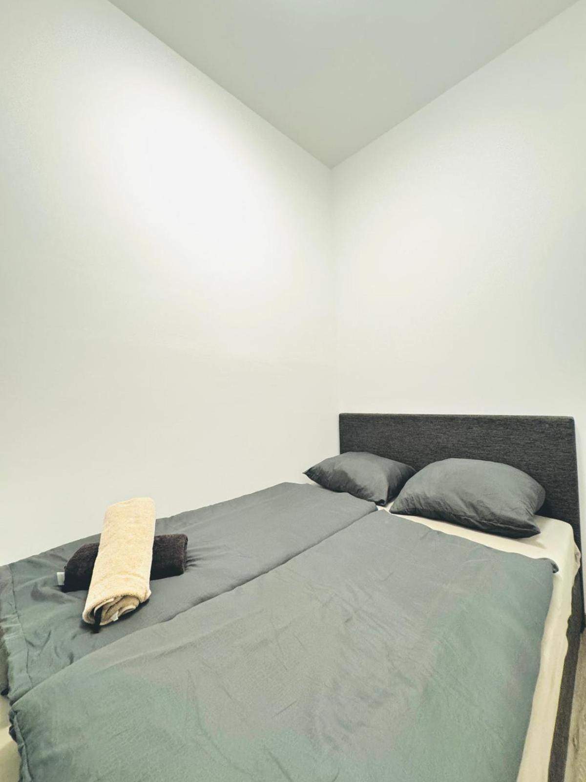 Amazing 2Br Apartment Near Praterstern เวียนนา ภายนอก รูปภาพ